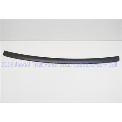 2018 Tesla Model 3 Painel de porta-malas traseiro inferior Sill Trim 1086315-00-F OEM