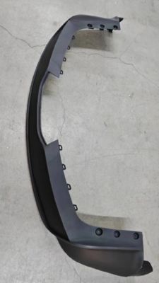 Seção inferior do pára-choque traseiro Tesla Model X com abertura de gancho de reboque 168x32x10mm